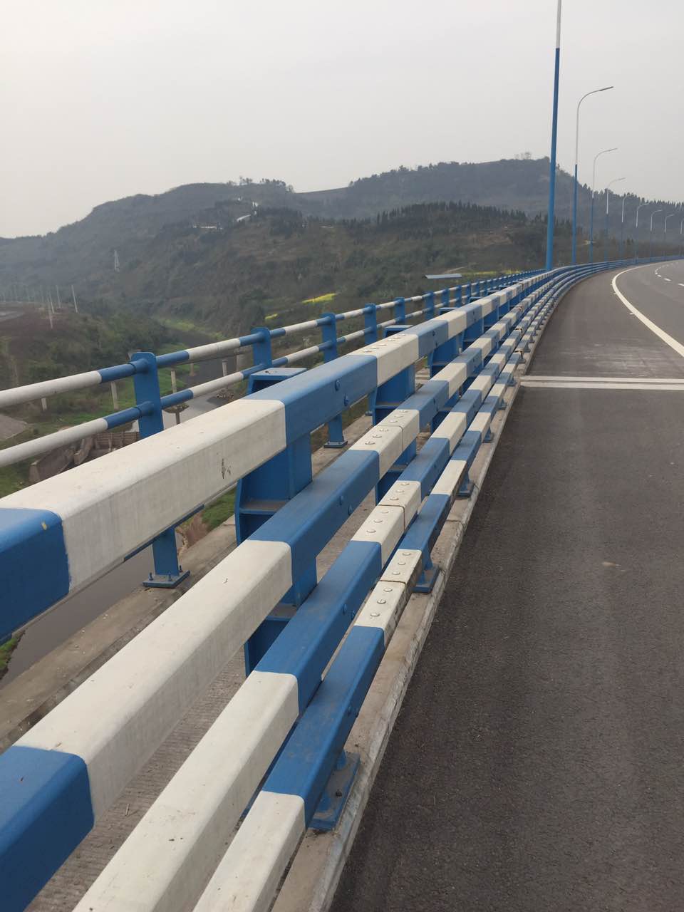 橋梁防撞護(hù)欄，防撞護(hù)欄